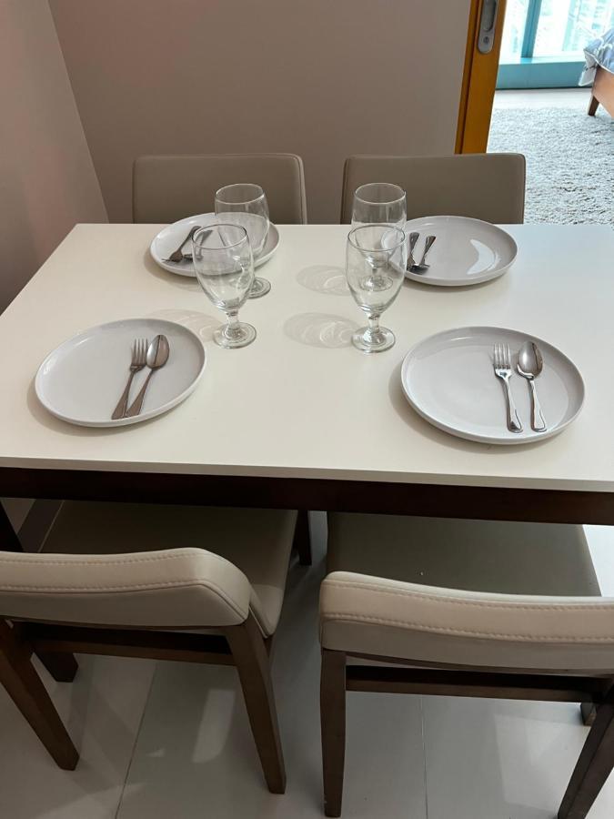 מנילה 1 Bedroom Uptown Bgc Across Uptown Mall מראה חיצוני תמונה