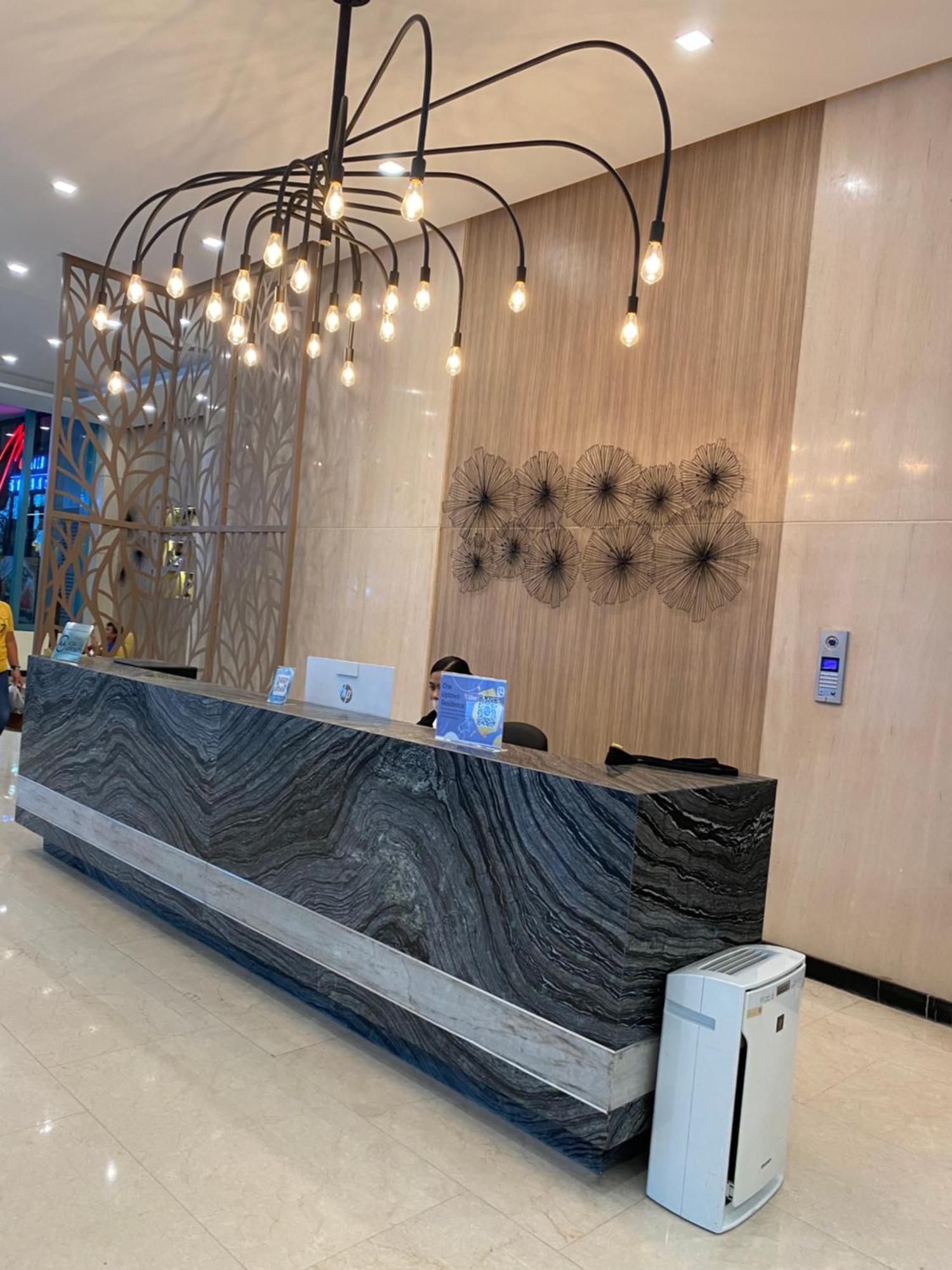 מנילה 1 Bedroom Uptown Bgc Across Uptown Mall מראה חיצוני תמונה